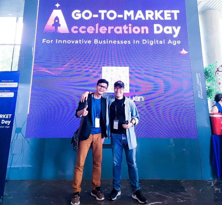 Anh Đặng Ngọc Hậu - CEO & Founder PnB Education và anh Bùi Quang Tinh Tú - Founder UAN Marketing đã có buổi trò chuyện và giao lưu ngay tại chương trình