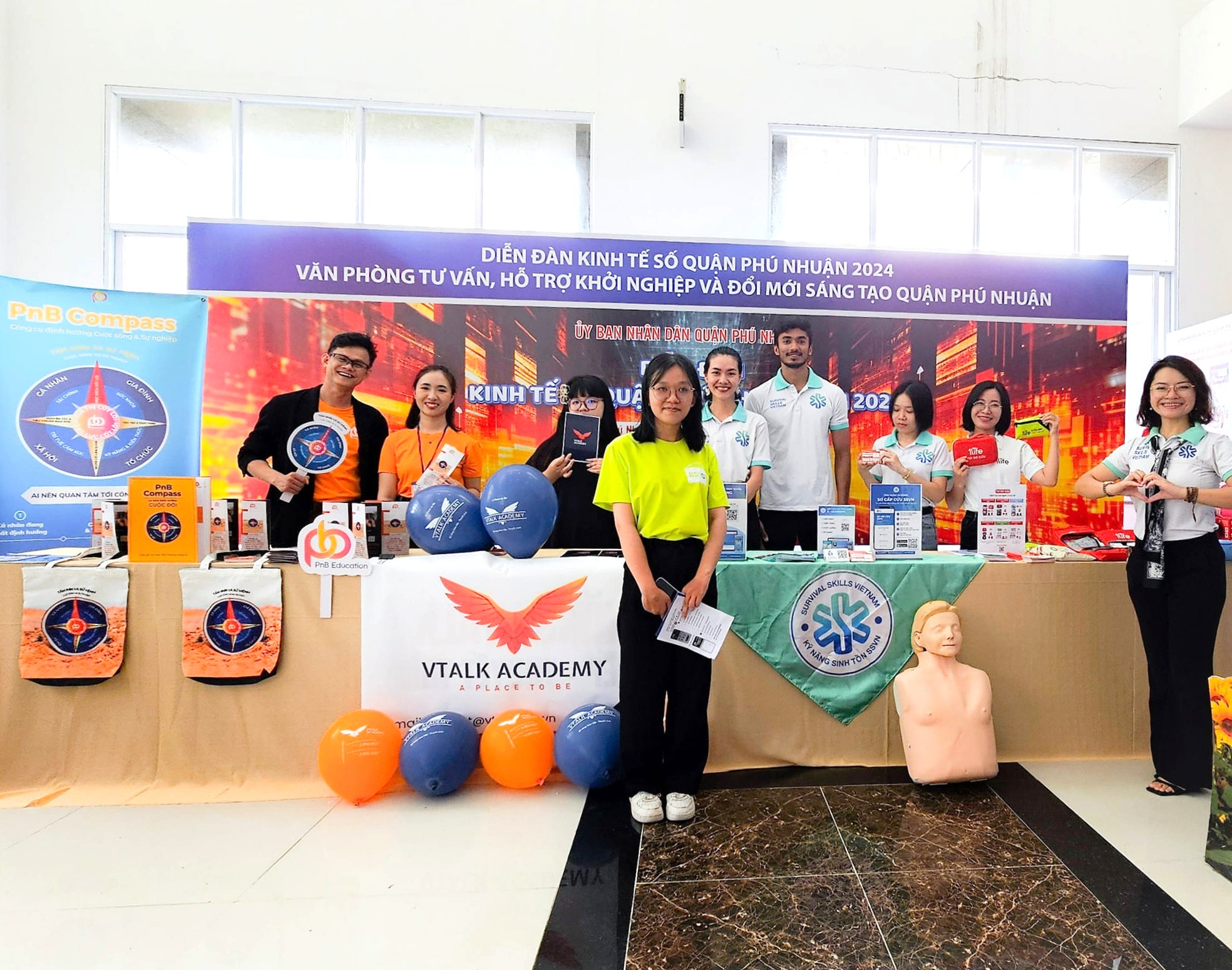 PNB EDUCATION ĐỒNG HÀNH CÙNG NGÀY HỘI CHUYỂN ĐỔI SỐ QUẬN PHÚ NHUẬN (1)
