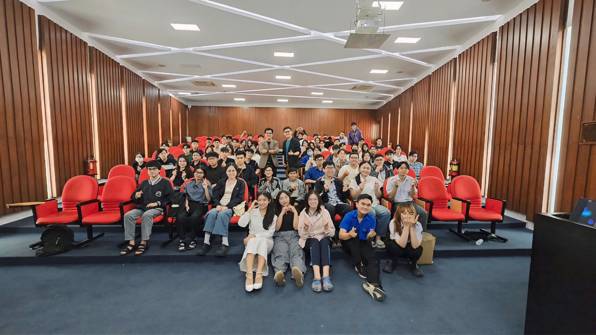 PNB EDUCATION ĐỒNG HÀNH CÙNG TRƯỜNG ĐẠI HỌC BÁCH KHOA TRONG CHƯƠNG TRÌNH ĐÀO TẠO VỀ AI ỨNG DỤNG (1)
