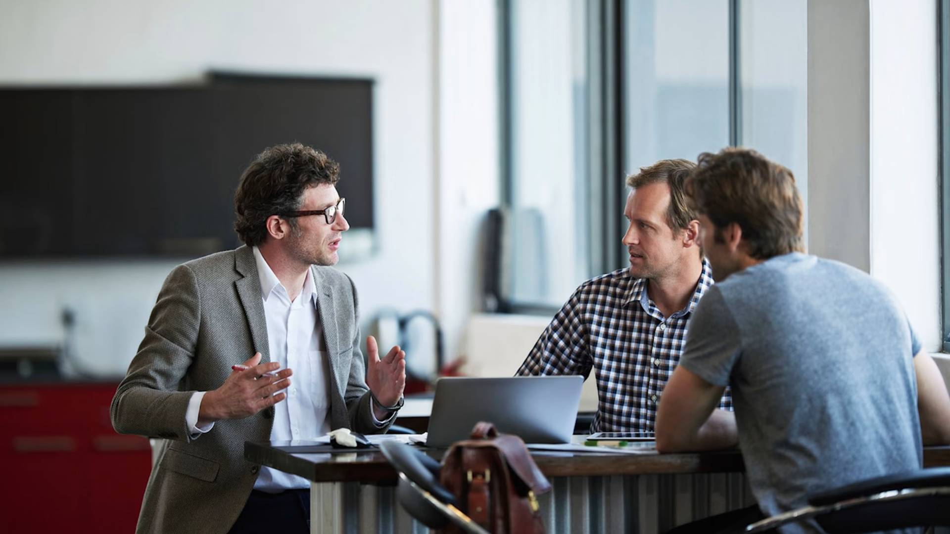 4 Loại Hình Giao Tiếp và Cách Cải Thiện Chúng